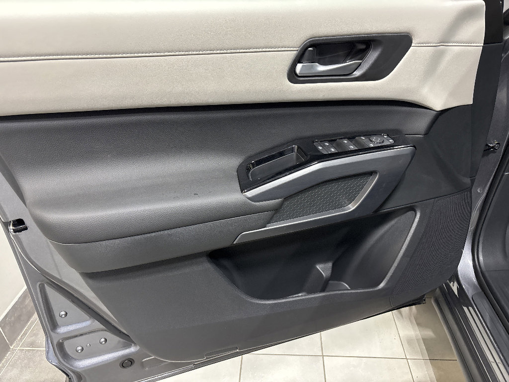 New 2026 Nissan Pathfinder SL AWD/4WD image 8