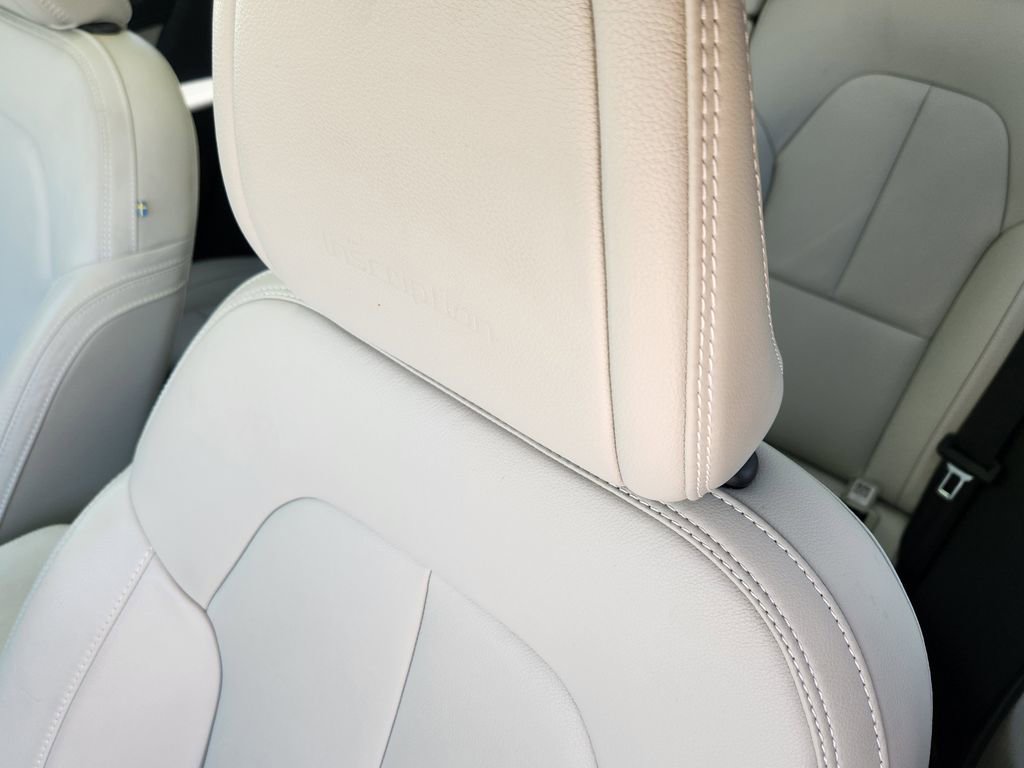 Used 2019 Volvo XC40 T5 Inscription AWD/4WD image 14