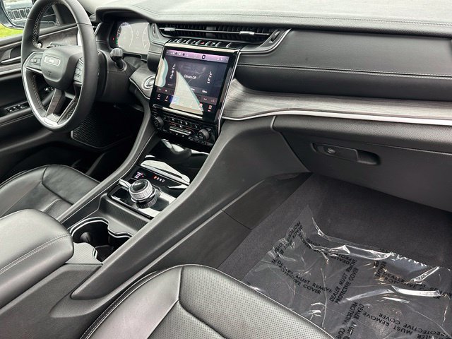 Used 2023 Jeep Grand Cherokee Limited w/ Luxury Tech Group II AWD/4WD image 10