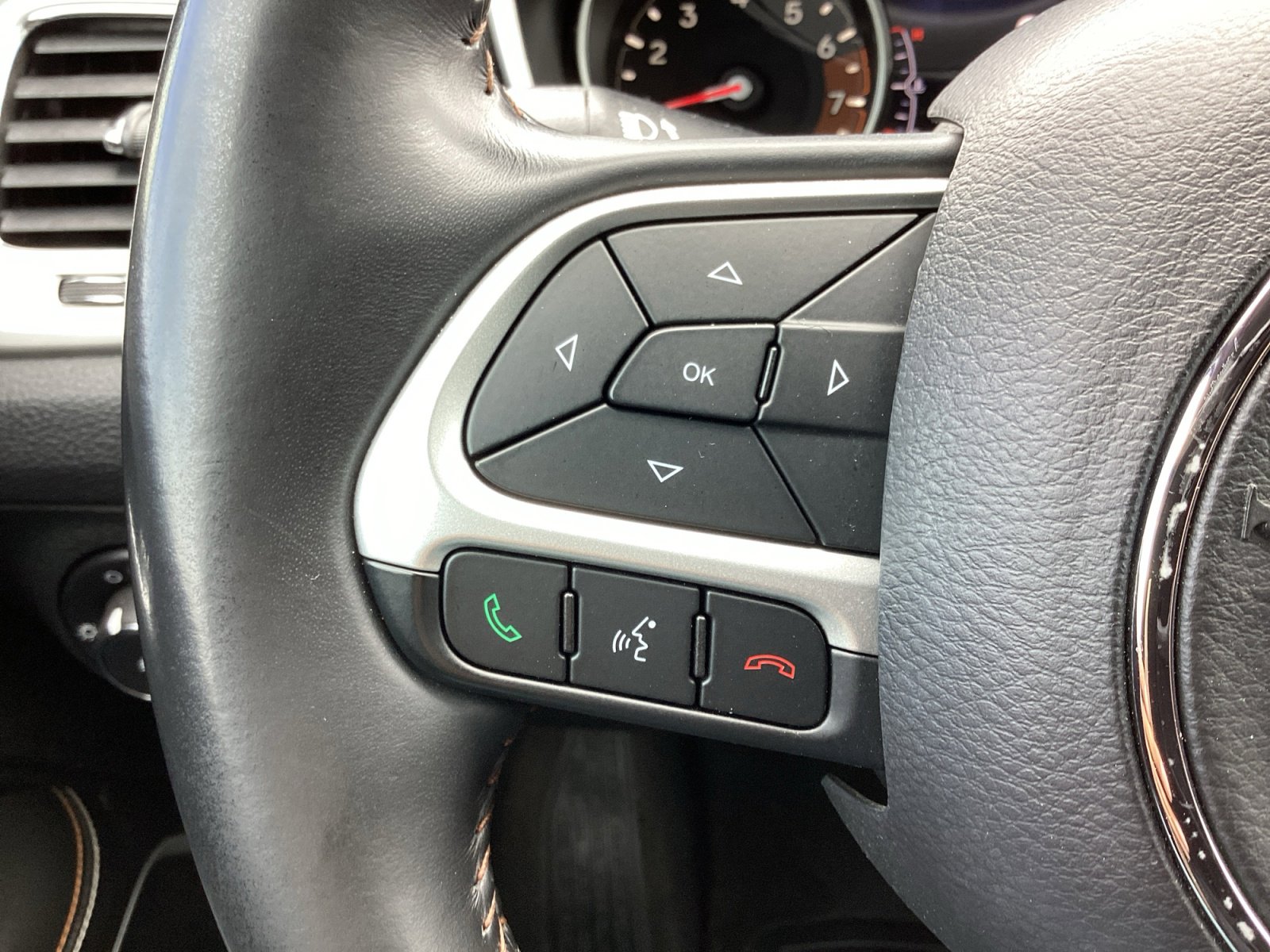 Used 2018 Jeep Compass Latitude w/ Popular Equipment Group image 28