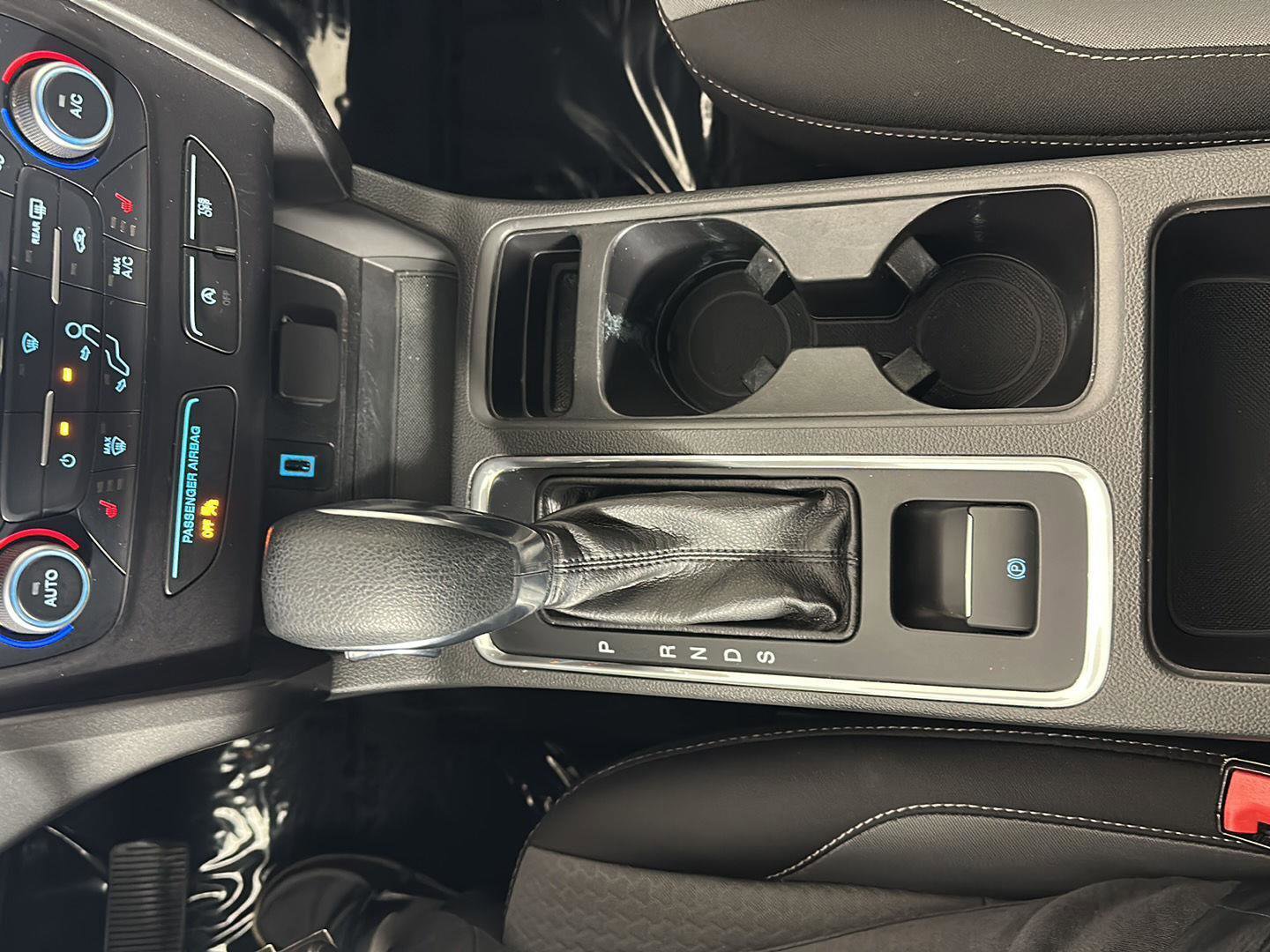 Used 2018 Ford Escape SE w/ SE Sync 3 Package AWD/4WD image 13