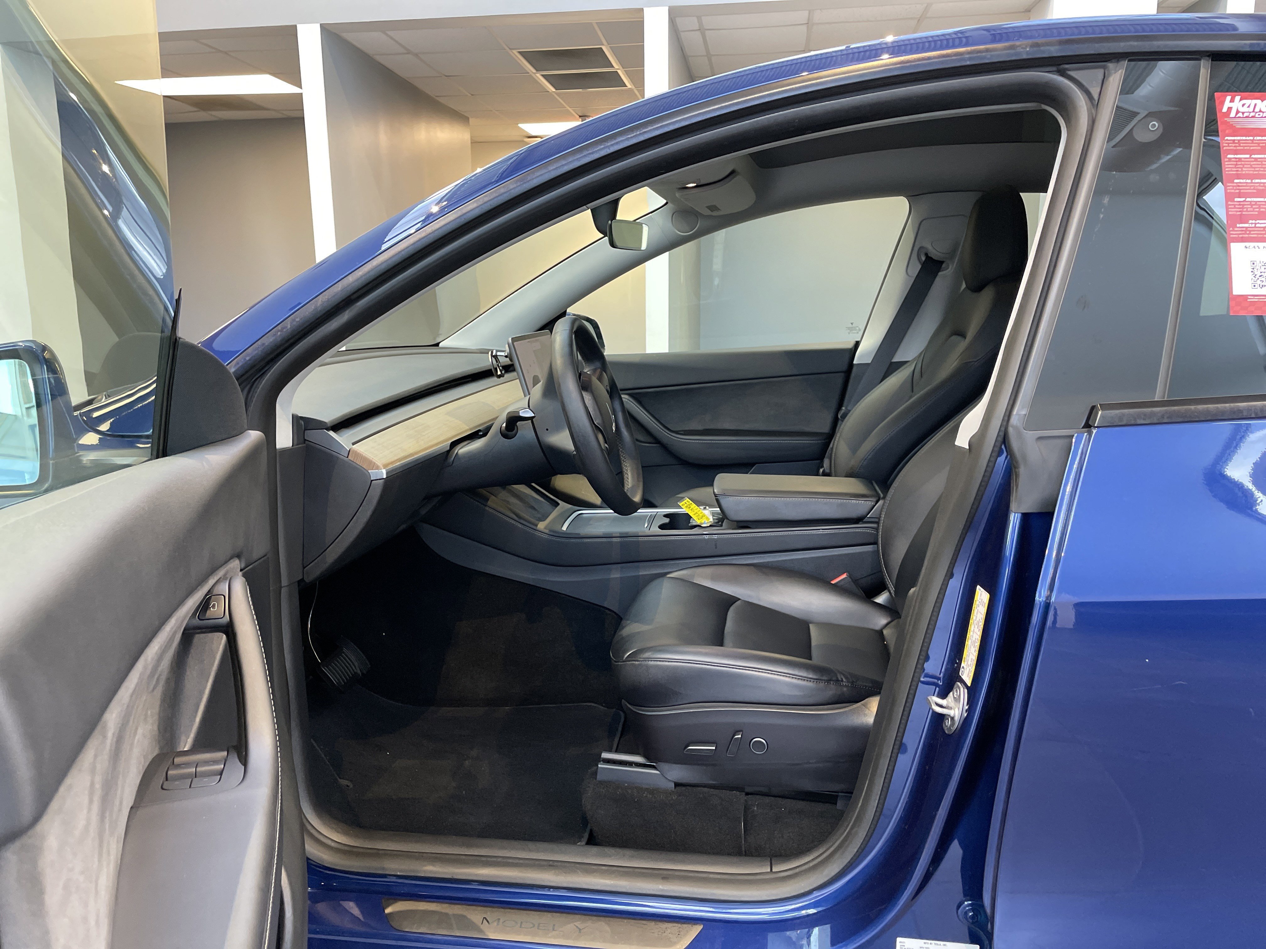 Used 2021 Tesla Model Y Long Range AWD/4WD image 16