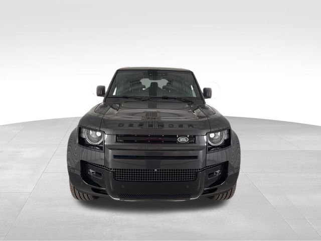 Used 2024 Land Rover Defender 130 V8 image 3