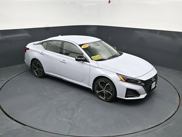 Used 2025 Nissan Altima 2.5 SR image 34