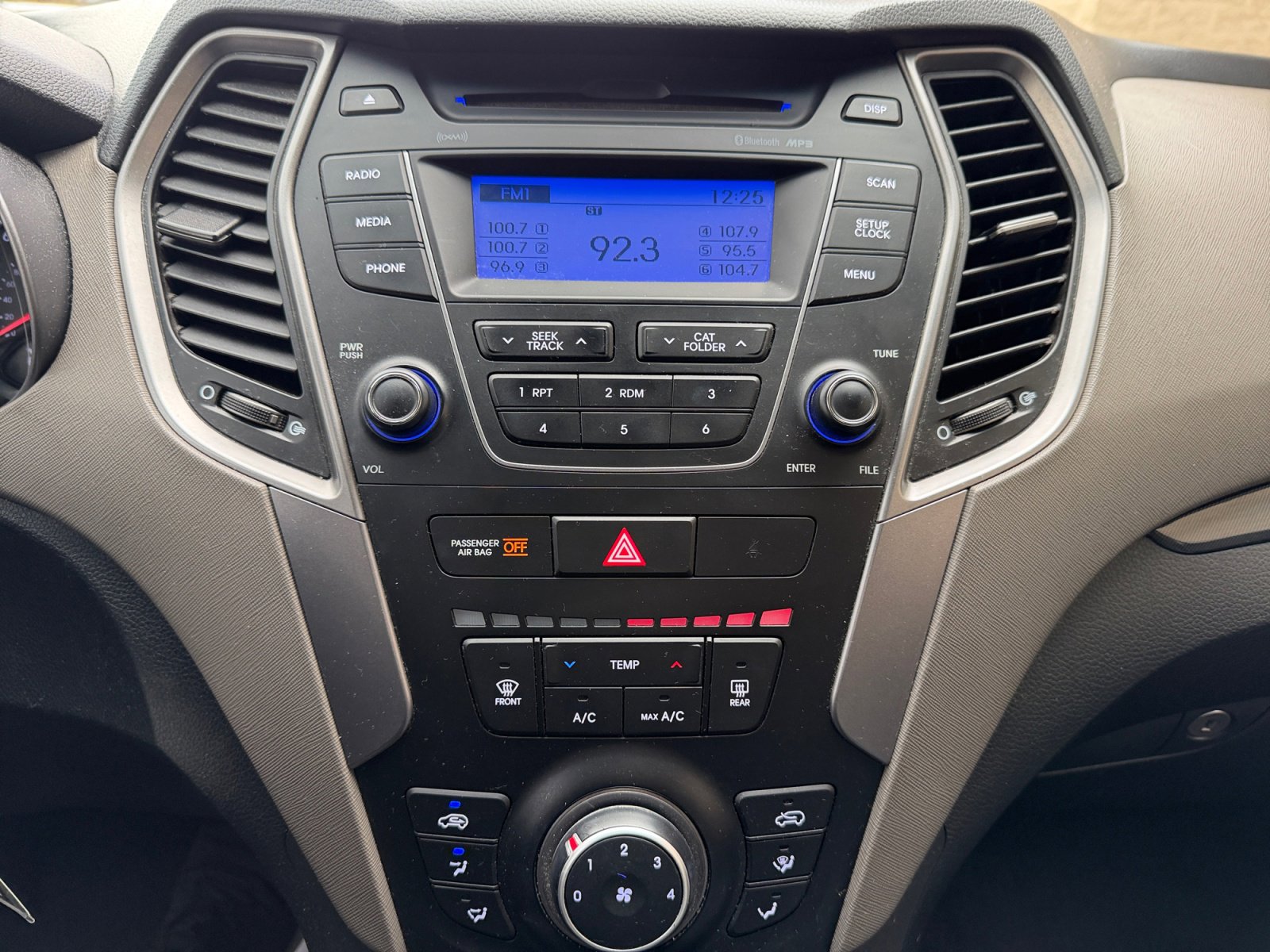 Used 2016 Hyundai Santa Fe Sport image 29