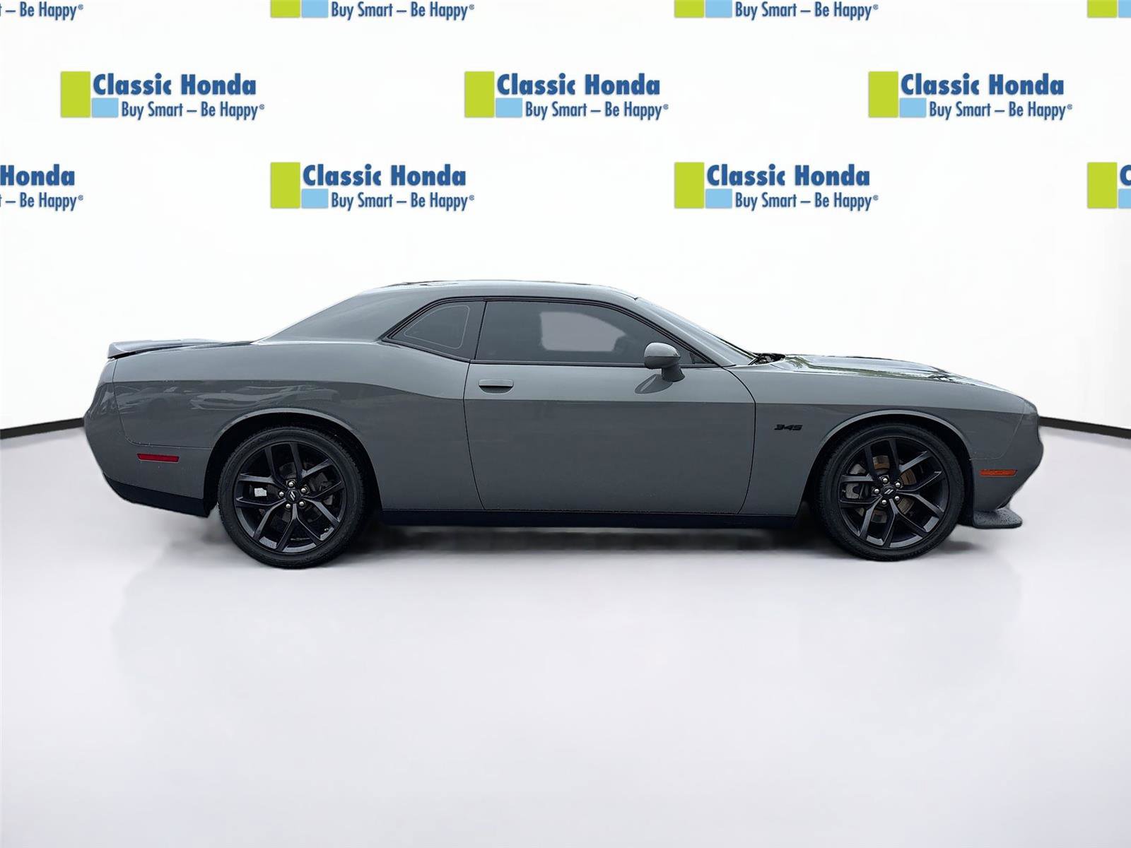 Used 2023 Dodge Challenger R/T w/ Blacktop Package image 9