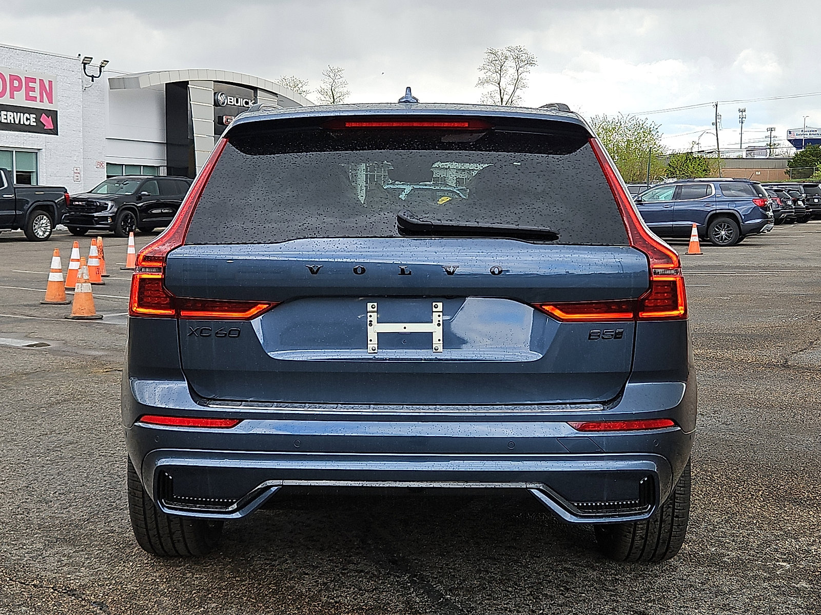 New 2026 Volvo XC60 B5 Ultra w/ Protection Package Premier AWD/4WD image 5