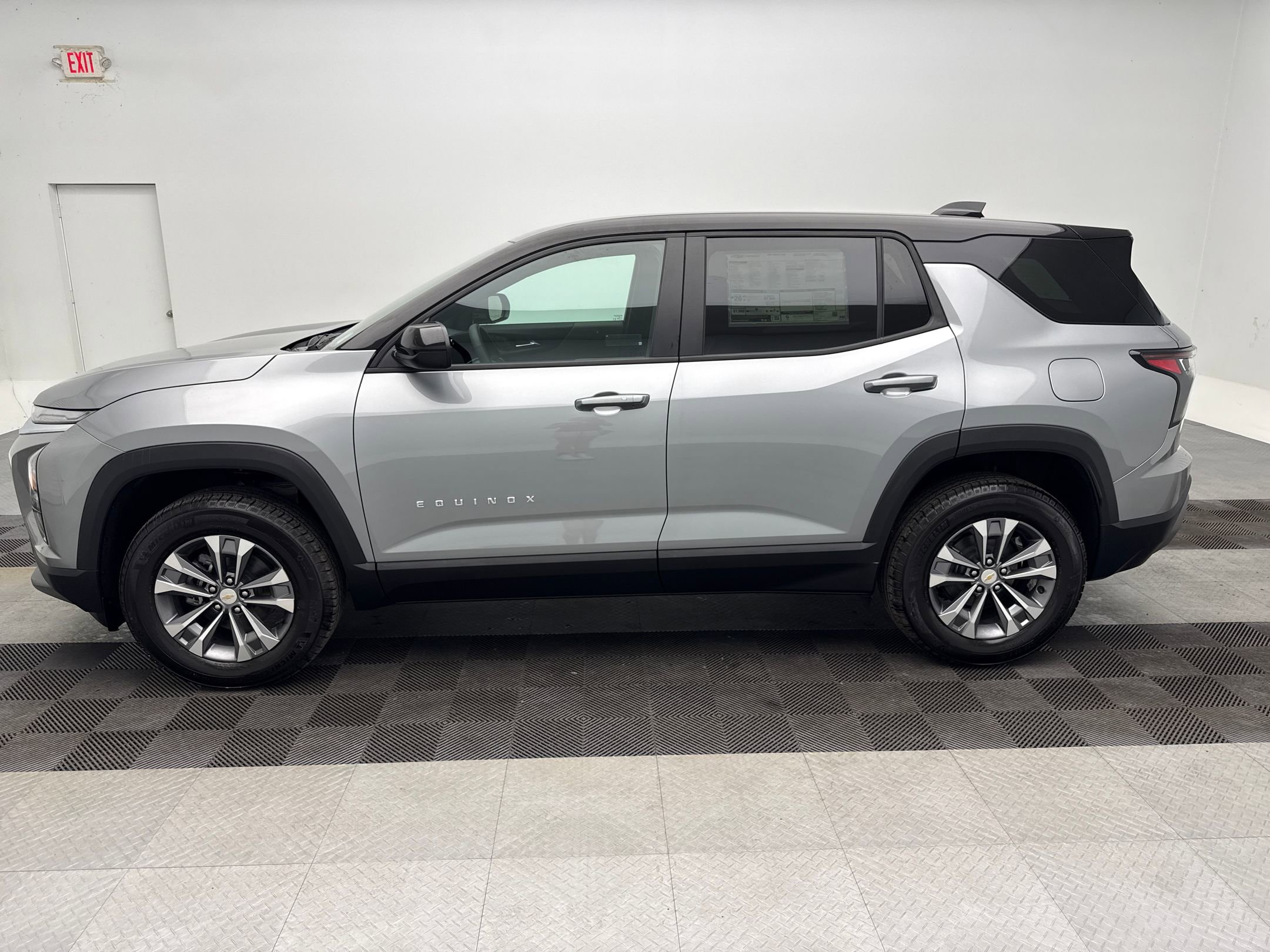 New 2026 Chevrolet Equinox LT w/ Convenience Package II image 2