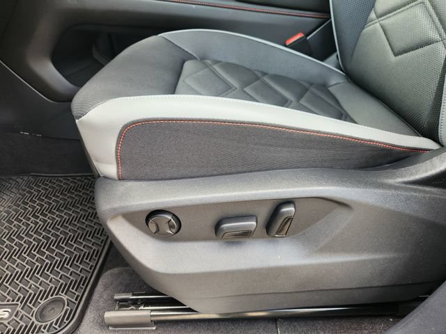 Used 2025 Volkswagen Atlas Peak Edition SE AWD/4WD image 22