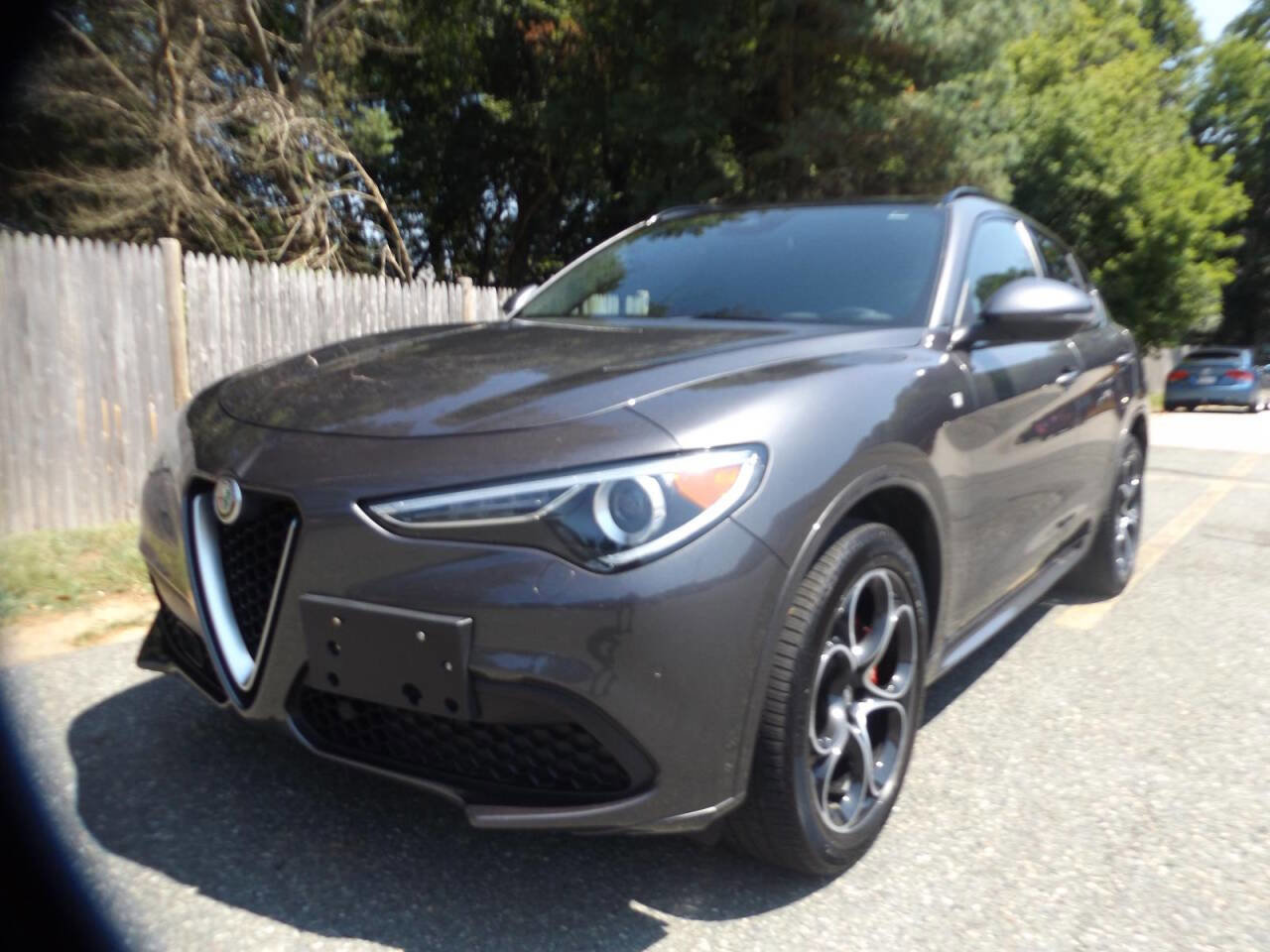 Used 2023 Alfa Romeo Stelvio Ti image 1