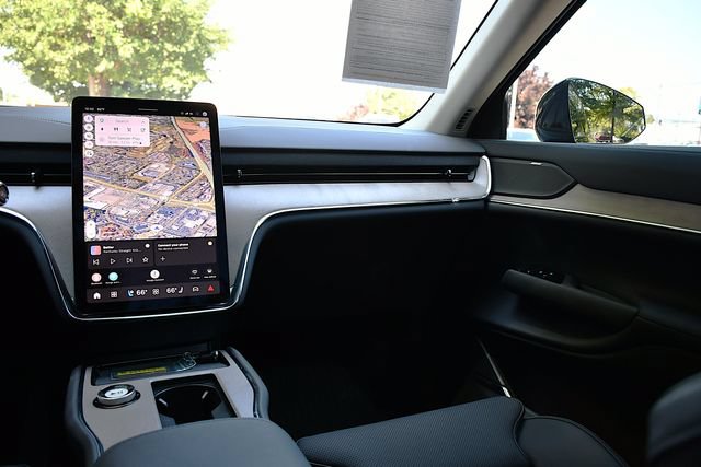 Certified 2025 Volvo EX90 Ultra AWD/4WD image 21