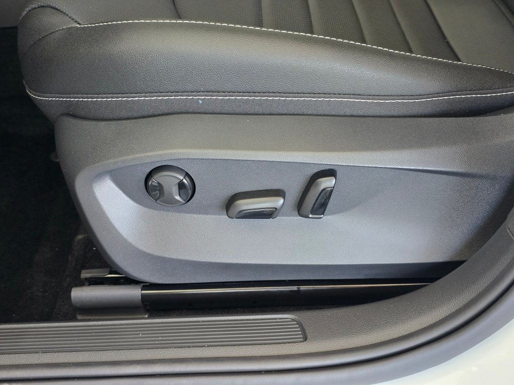 New 2026 Volkswagen Taos SEL AWD/4WD image 21