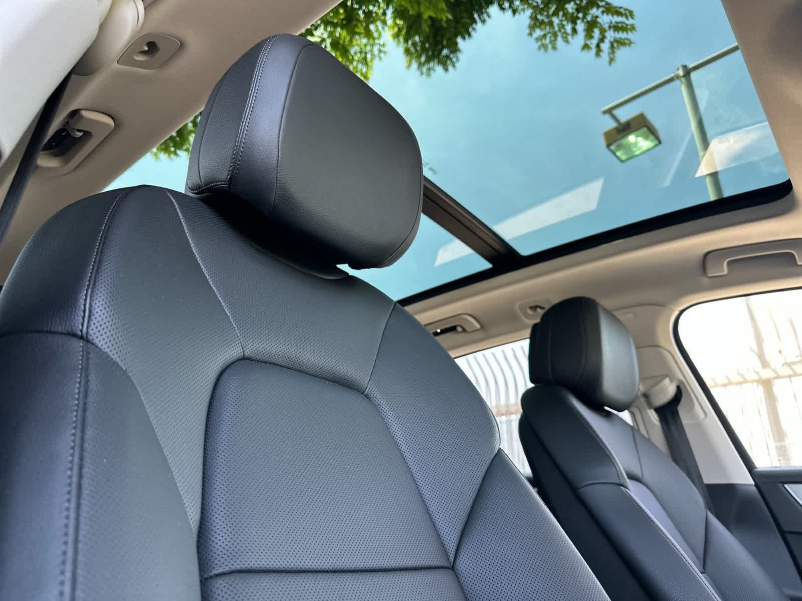 Certified 2025 Porsche Cayenne AWD/4WD image 18
