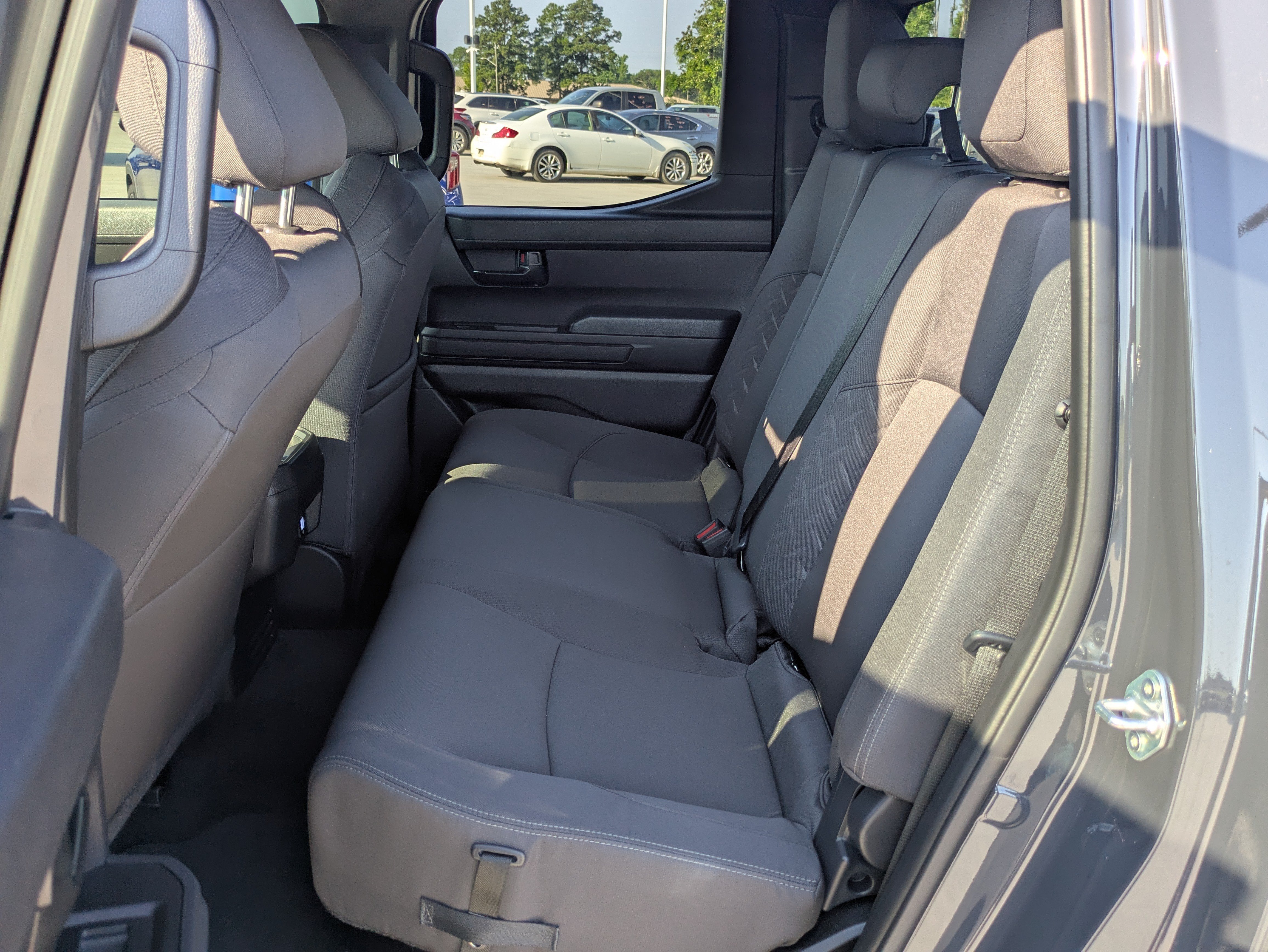 Certified 2025 Toyota Tacoma SR5 AWD/4WD image 12