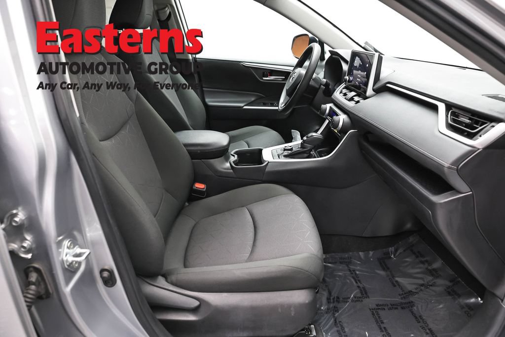 Used 2024 Toyota RAV4 XLE AWD/4WD image 23