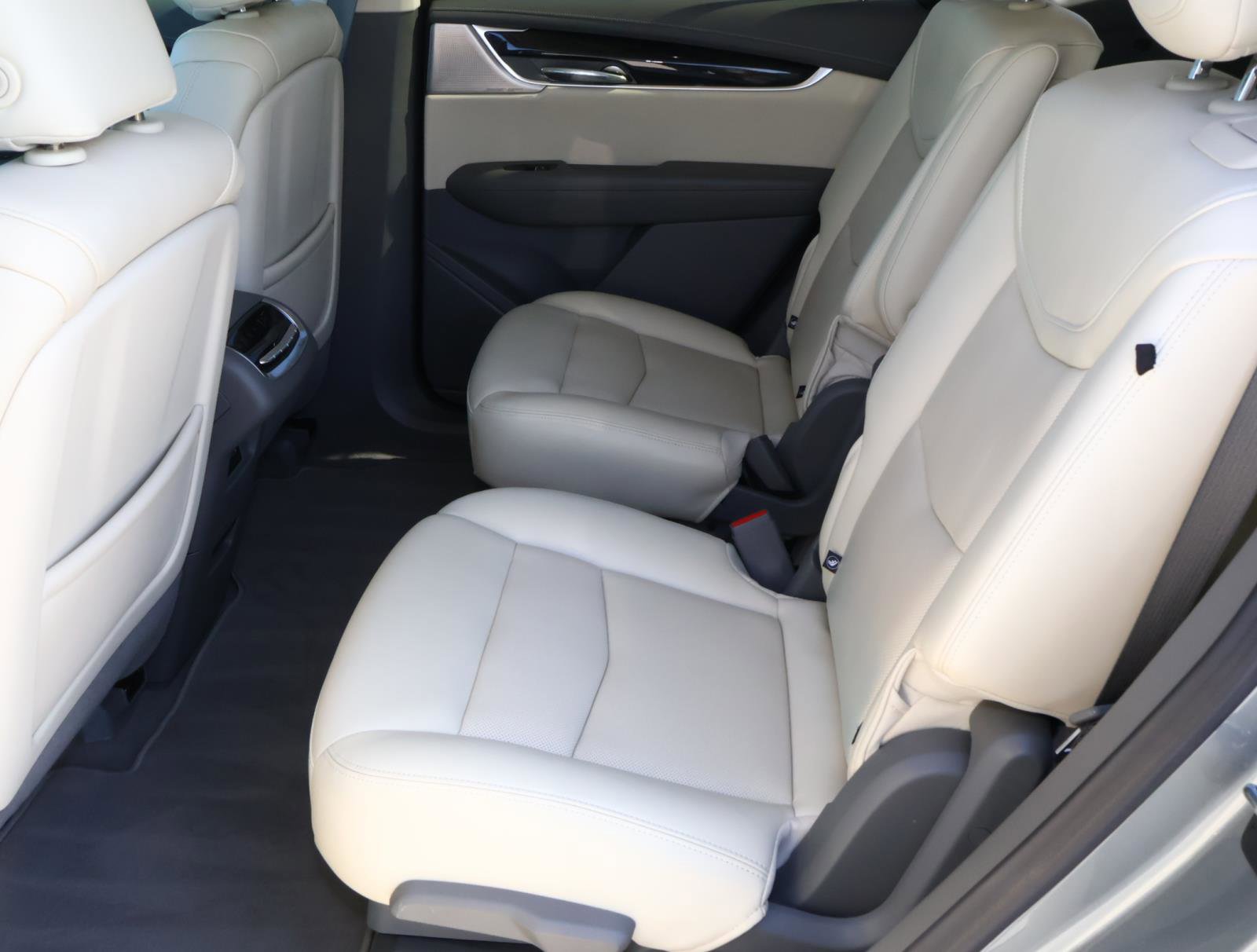 Certified 2023 Cadillac XT6 Premium Luxury image 26