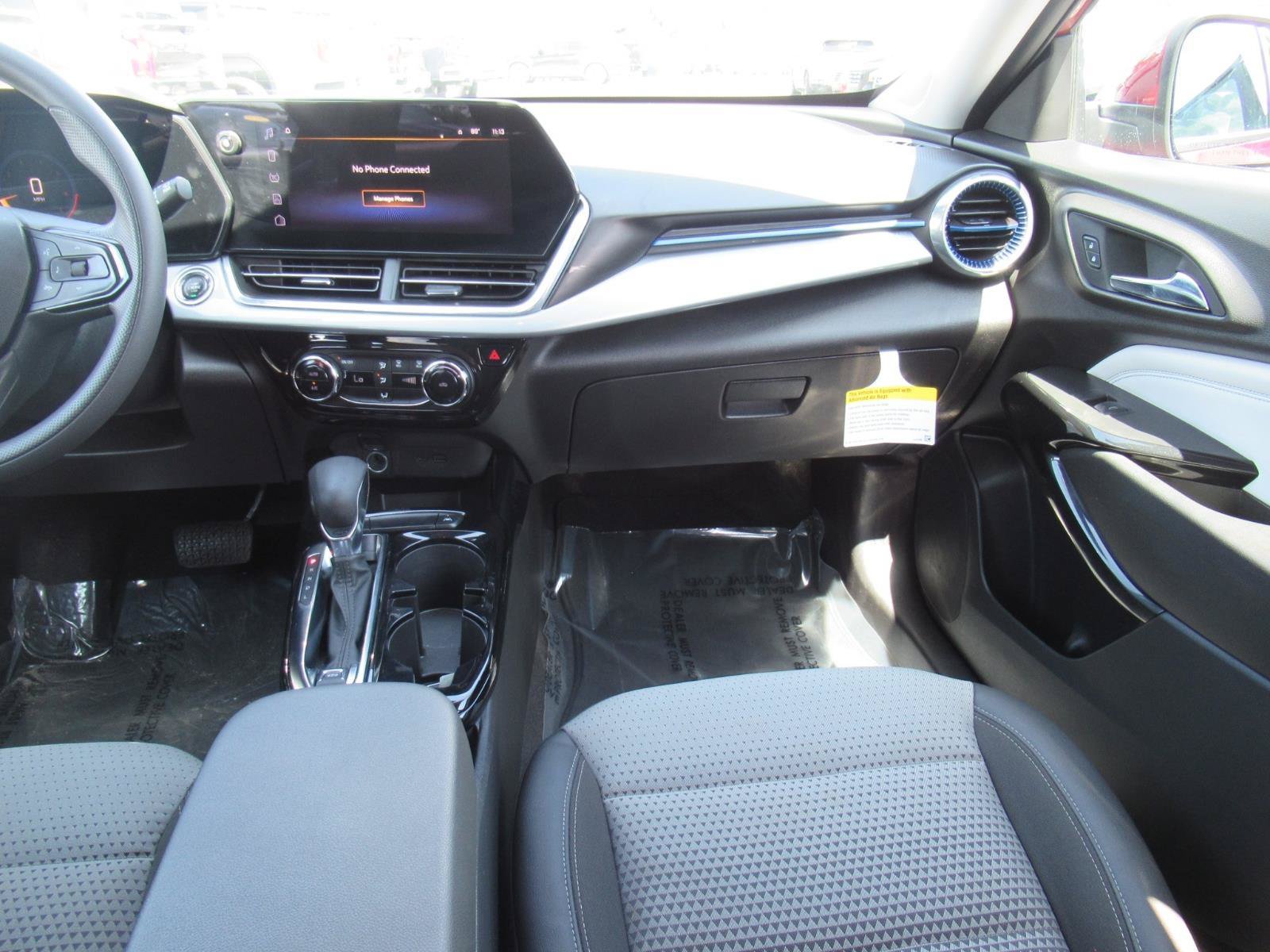 Certified 2024 Chevrolet Trax LT FWD image 14