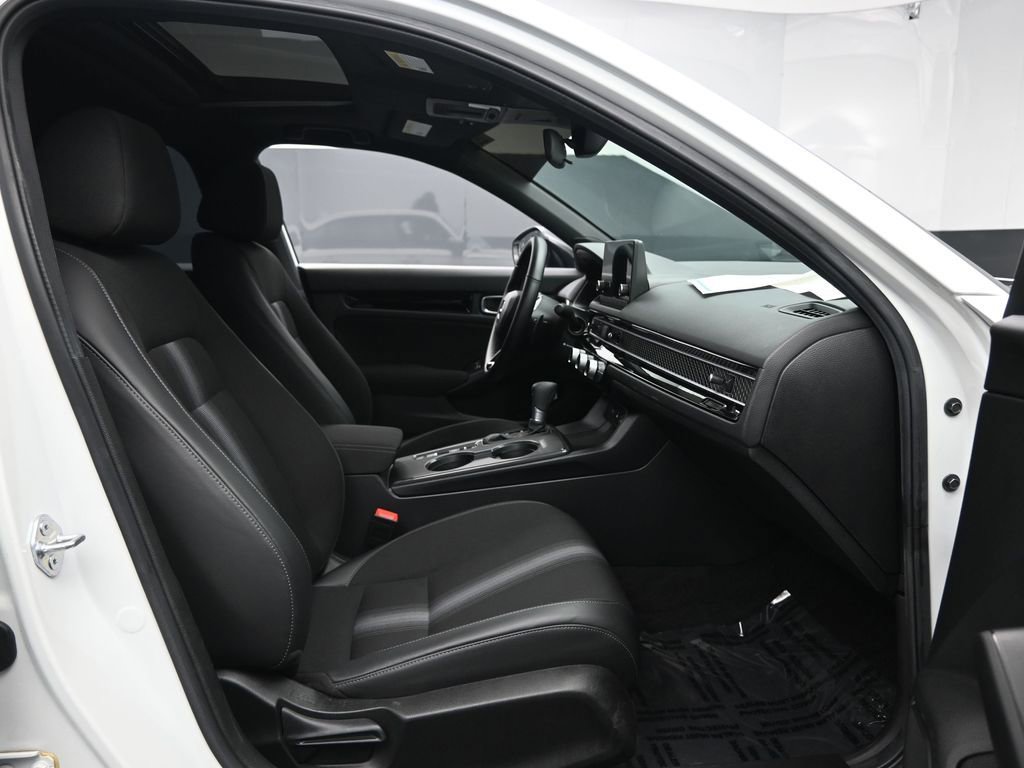 Used 2025 Honda Civic Sport image 25