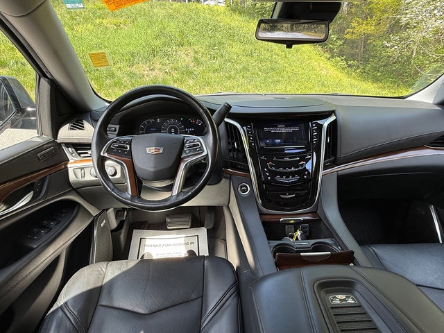 Used 2020 Cadillac Escalade Luxury AWD/4WD image 11