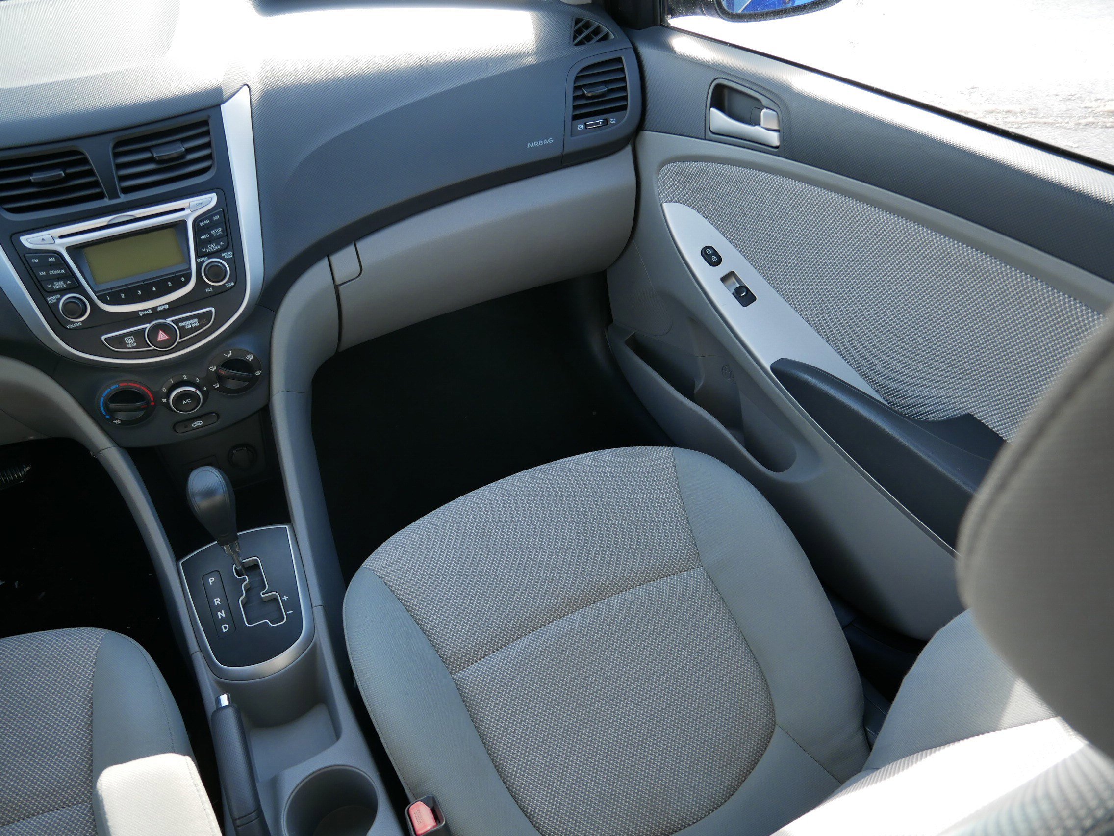 Used 2013 Hyundai Accent GLS image 9