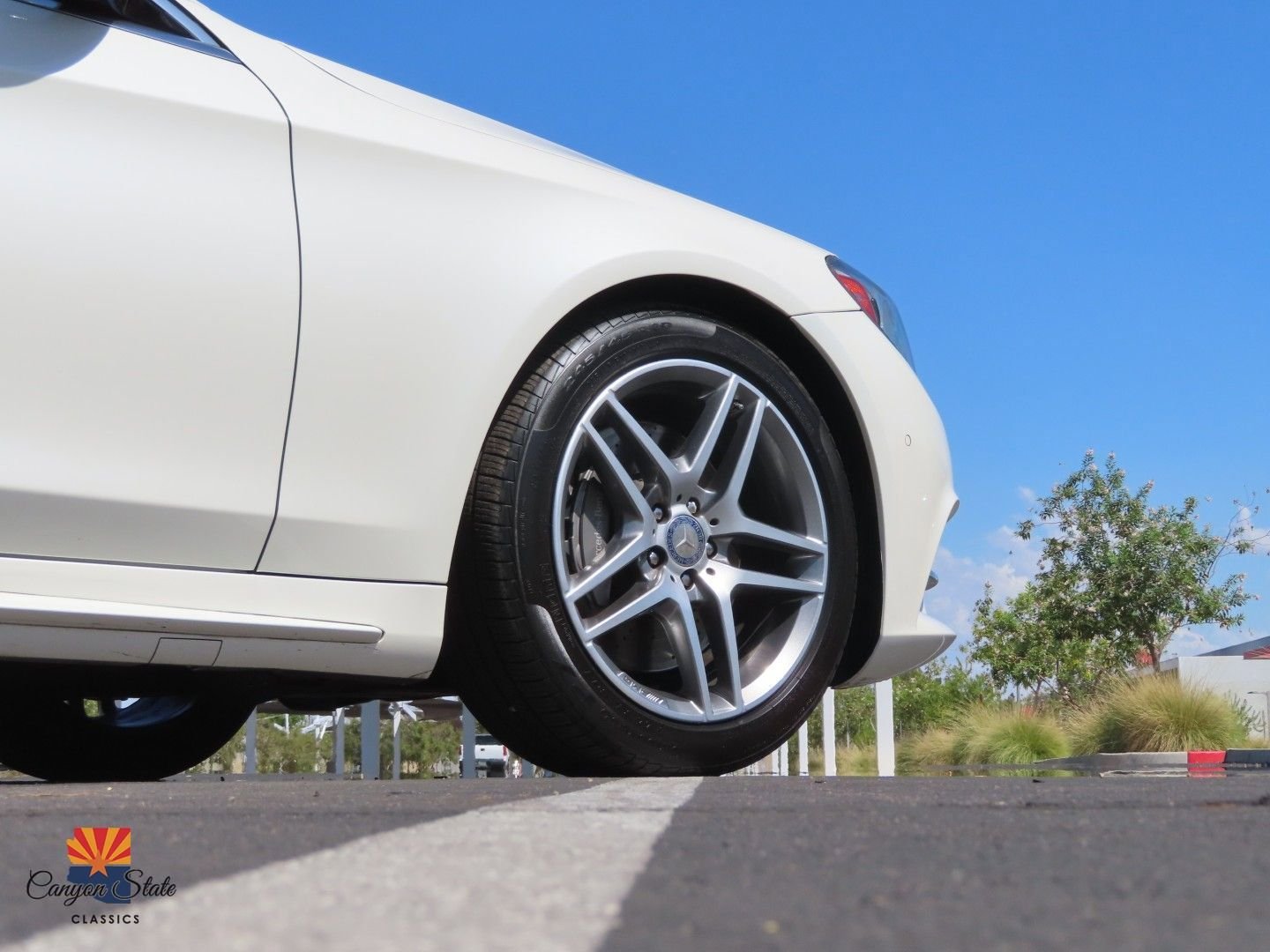 Used 2014 Mercedes-Benz S 550 Sedan w/ Sport Package w/ Sport Package image 4