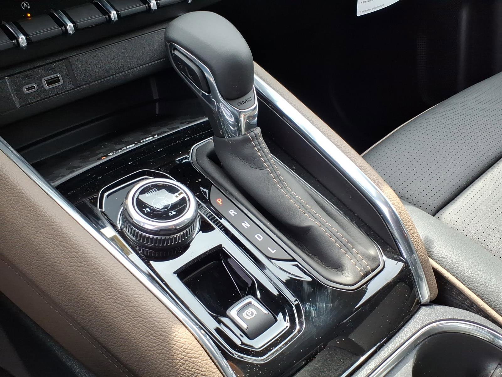 New 2026 GMC Canyon Denali image 17