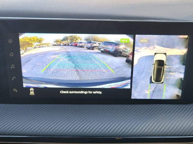 Used 2025 Nissan Kicks SR FWD image 17