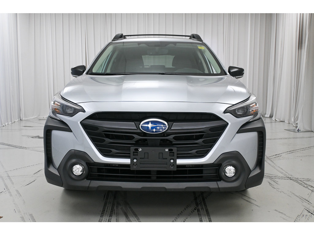 Used 2025 Subaru Outback Premium AWD/4WD image 3