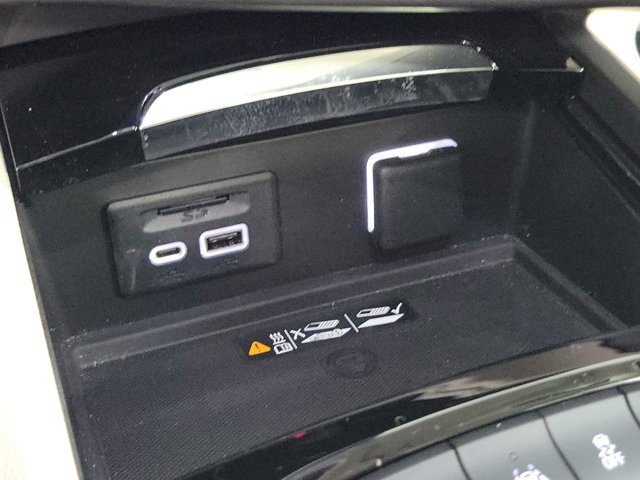 Used 2022 Buick Envision Avenir w/ Technology Package II image 34