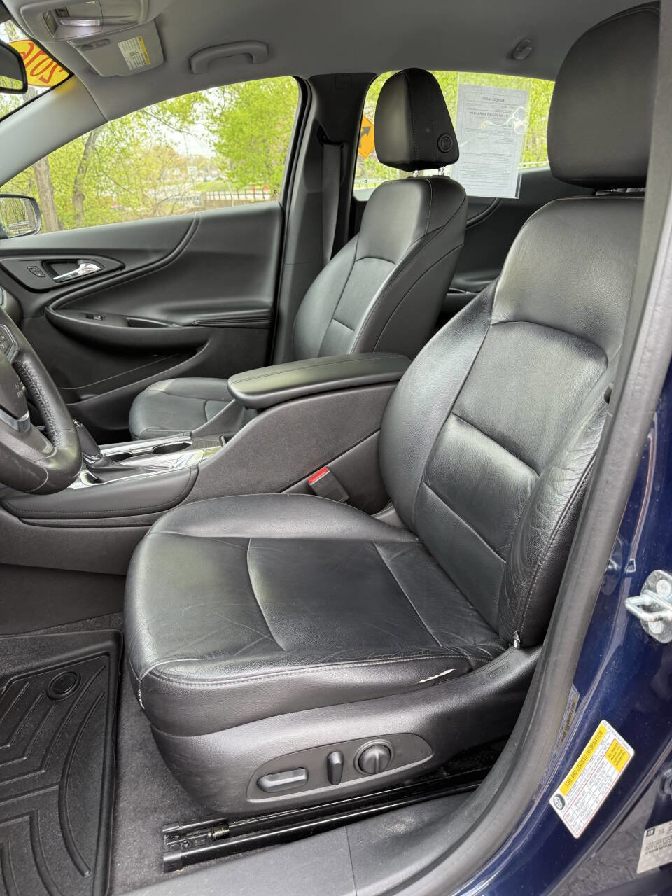 Used 2016 Chevrolet Malibu LT w/ Leather Package FWD image 9