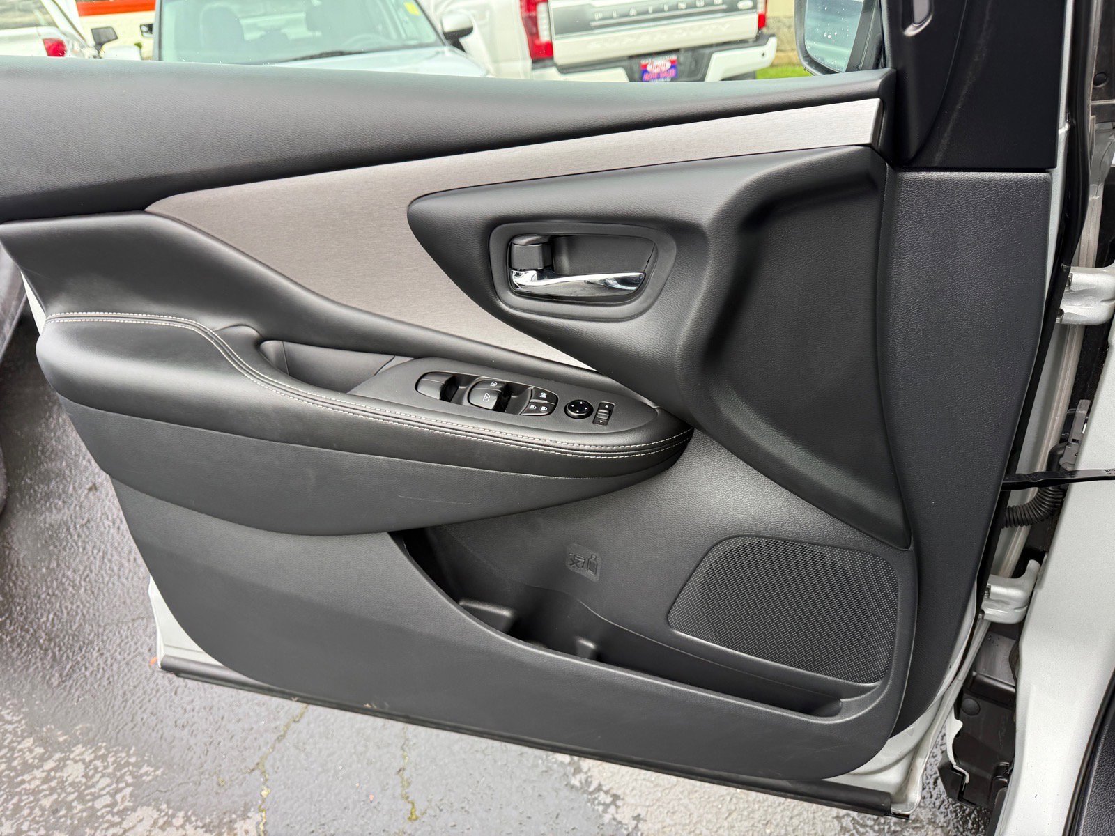 Used 2023 Nissan Murano SV image 26