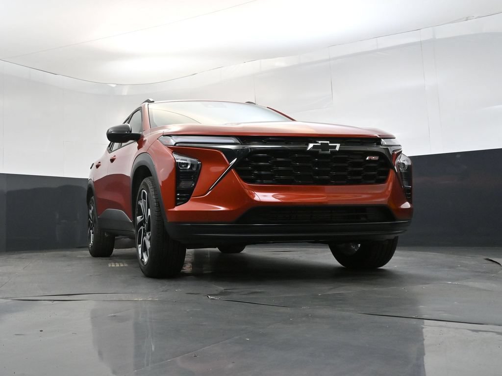 Used 2024 Chevrolet Trax RS w/ Sunroof Package FWD image 25