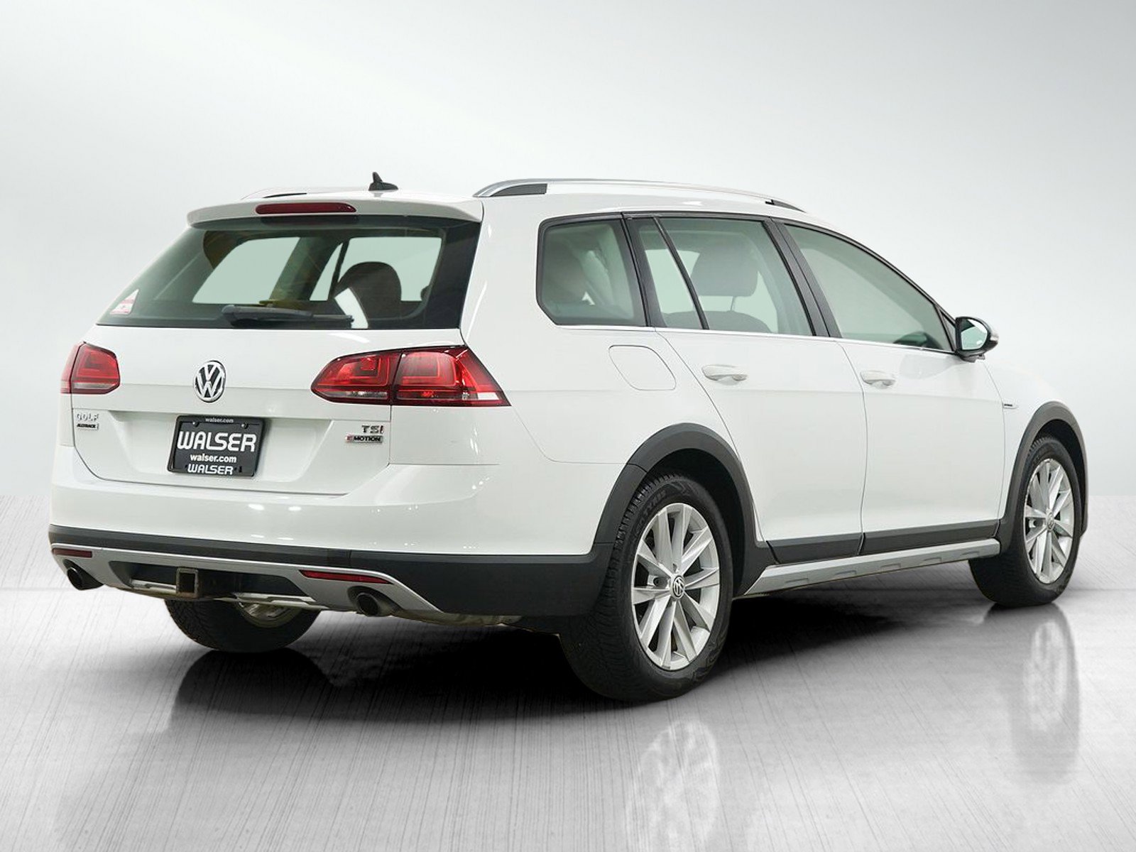 Used 2017 Volkswagen Golf Alltrack SE AWD/4WD image 5