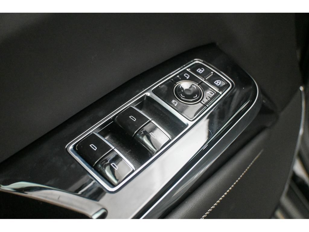 New 2026 Cadillac Escalade V w/ LPO, ONYX Package AWD/4WD image 24