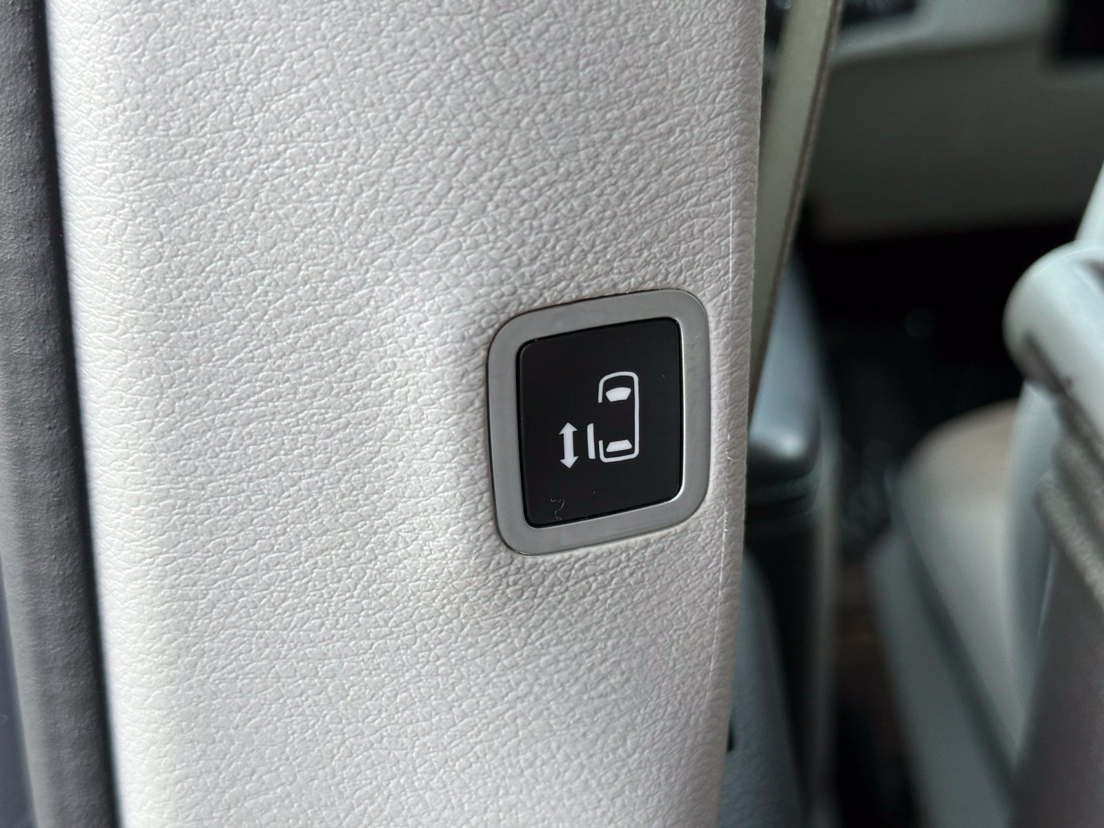 Used 2018 Chrysler Pacifica Touring Plus FWD image 22