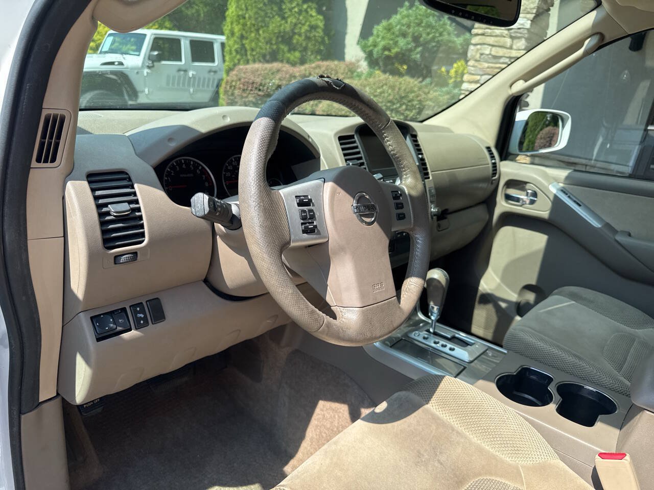 Used 2012 Nissan Pathfinder SV RWD image 11
