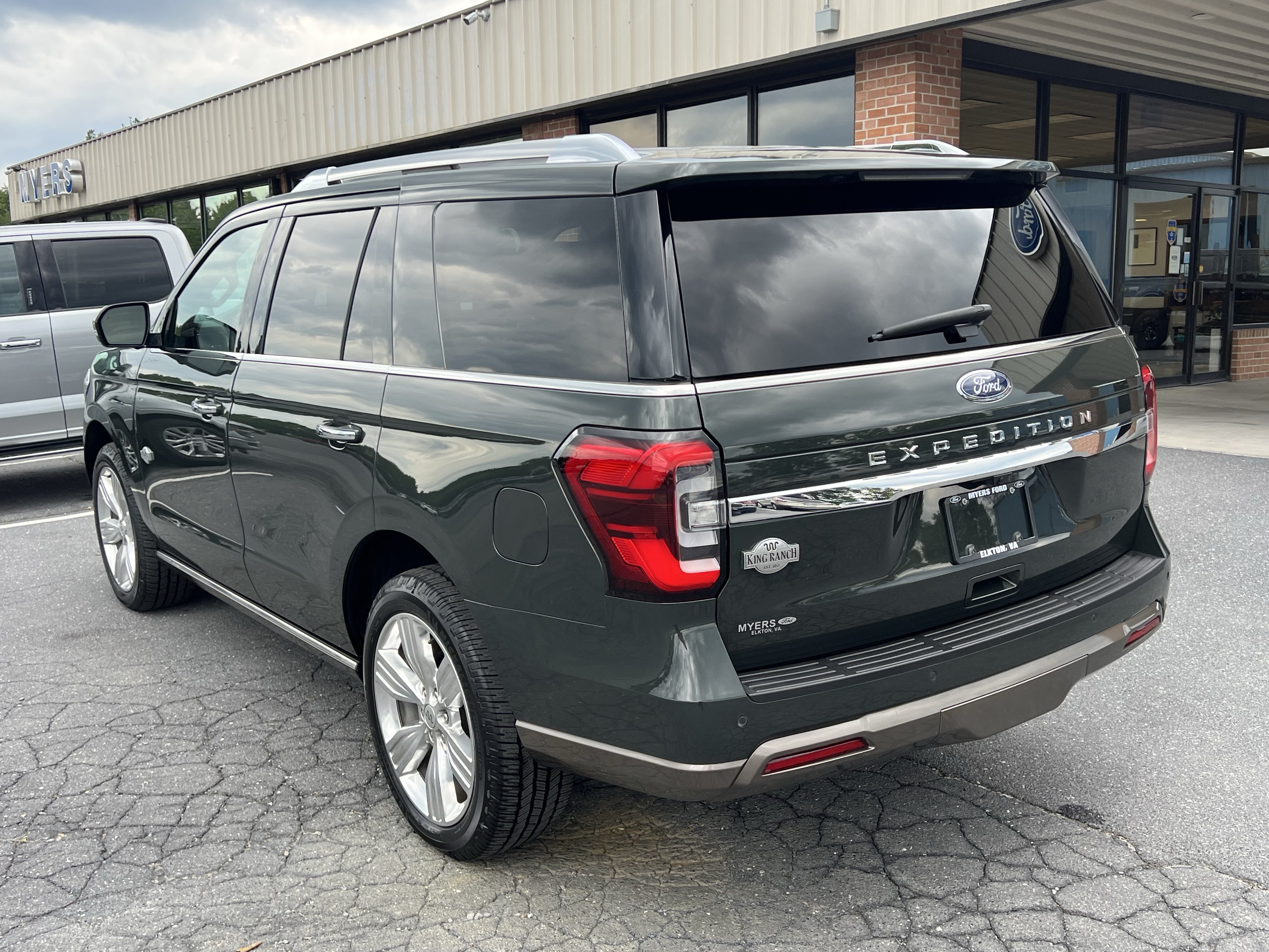 Used 2022 Ford Expedition King Ranch AWD/4WD image 9