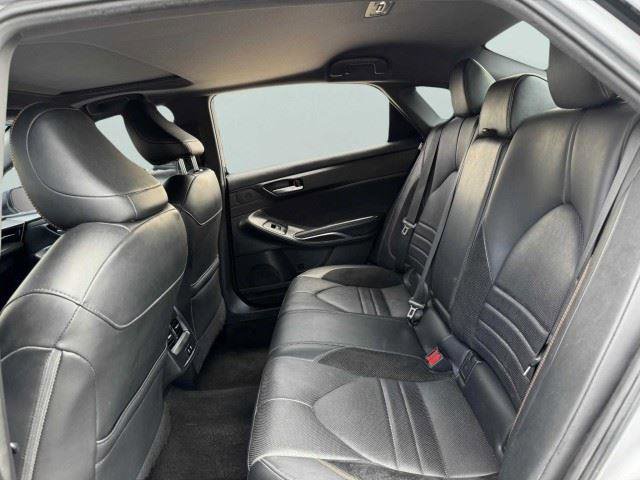 Used 2019 Toyota Avalon XSE FWD image 34