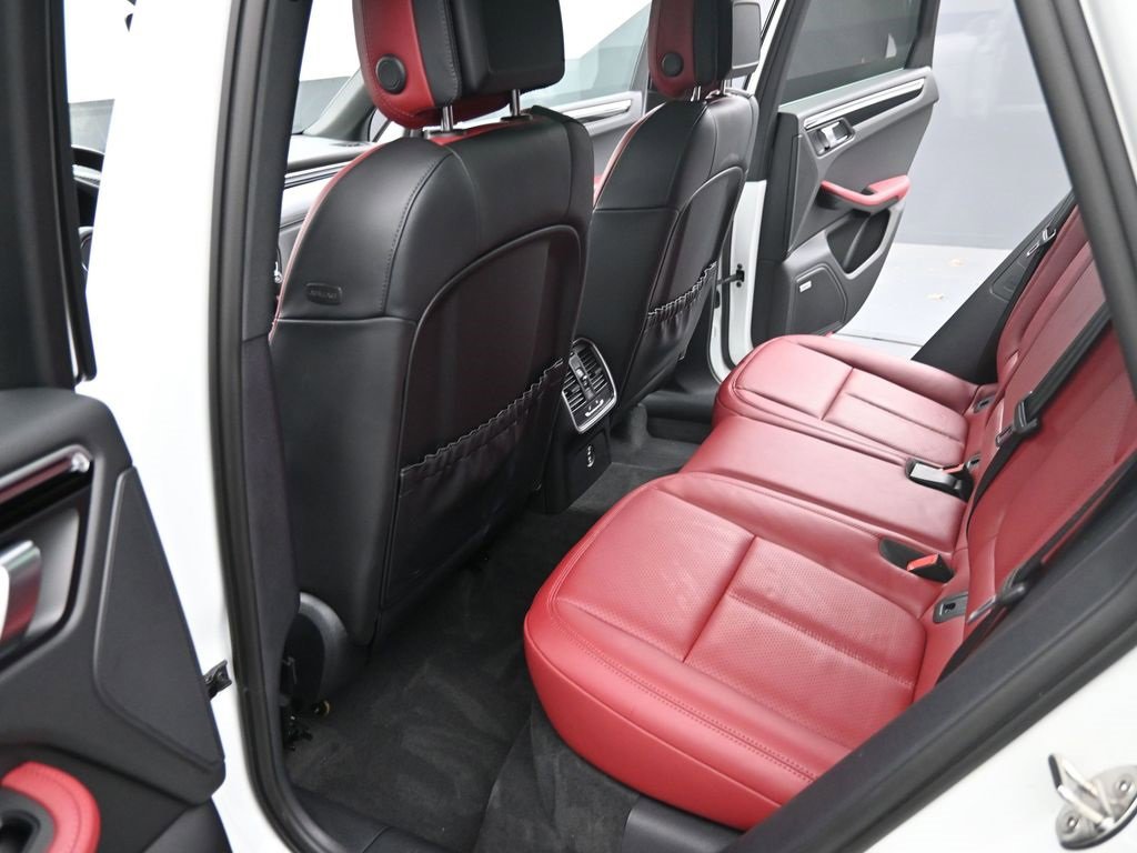 Used 2023 Porsche Macan S image 24