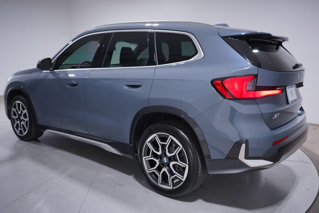 Used 2025 BMW X1 xDrive28i w/ Convenience Package AWD/4WD image 3