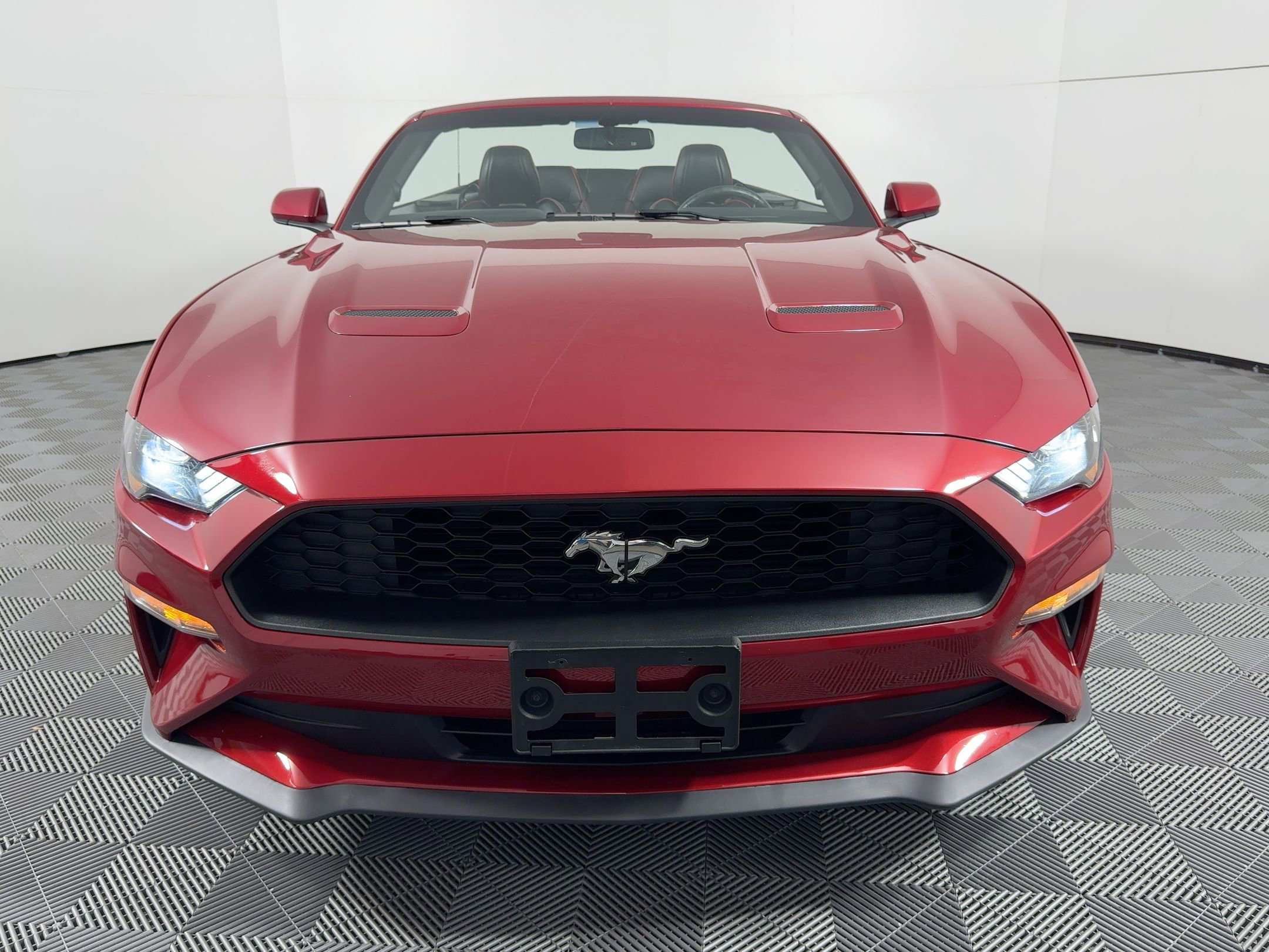 Used 2020 Ford Mustang Convertible w/ Equipment Group 101A image 6