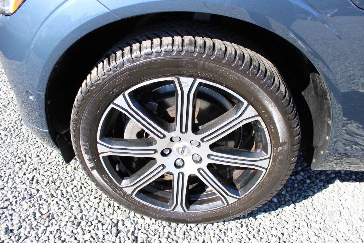 Used 2018 Volvo XC60 T8 Inscription w/ Luxury Seat Package AWD/4WD image 26