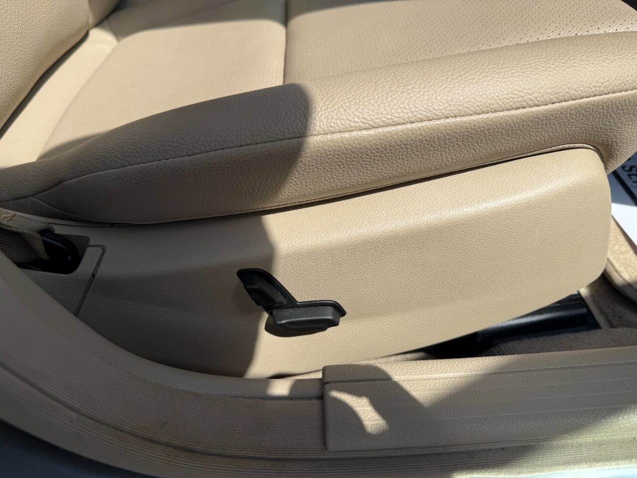 Used 2012 Mercedes-Benz C 300 4MATIC Sedan w/ Multimedia Pkg image 34