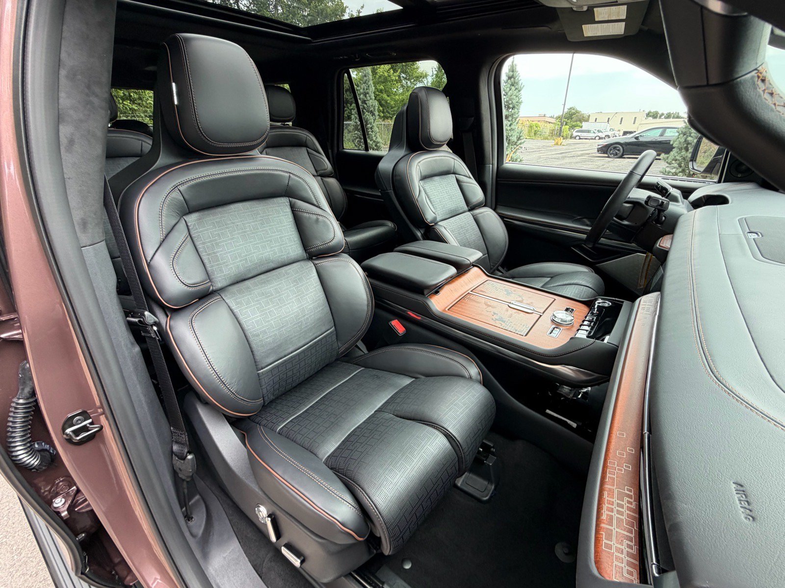 New 2027 Lincoln Navigator L Black Label AWD/4WD image 12