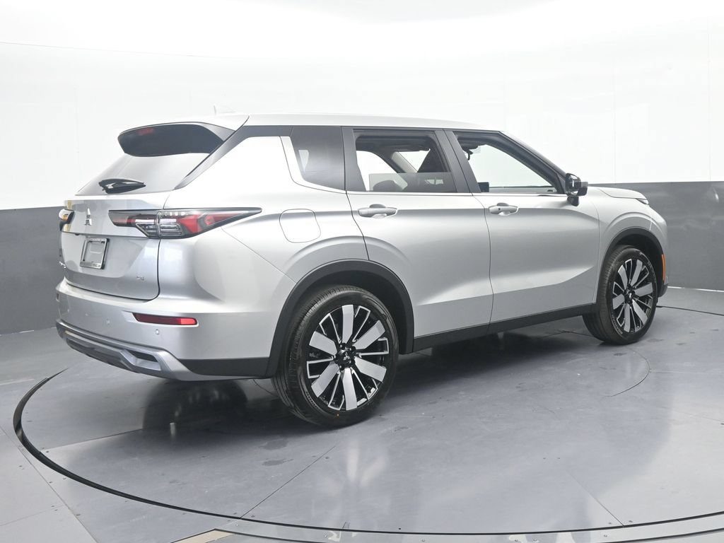 New 2026 Mitsubishi Outlander SE FWD image 6