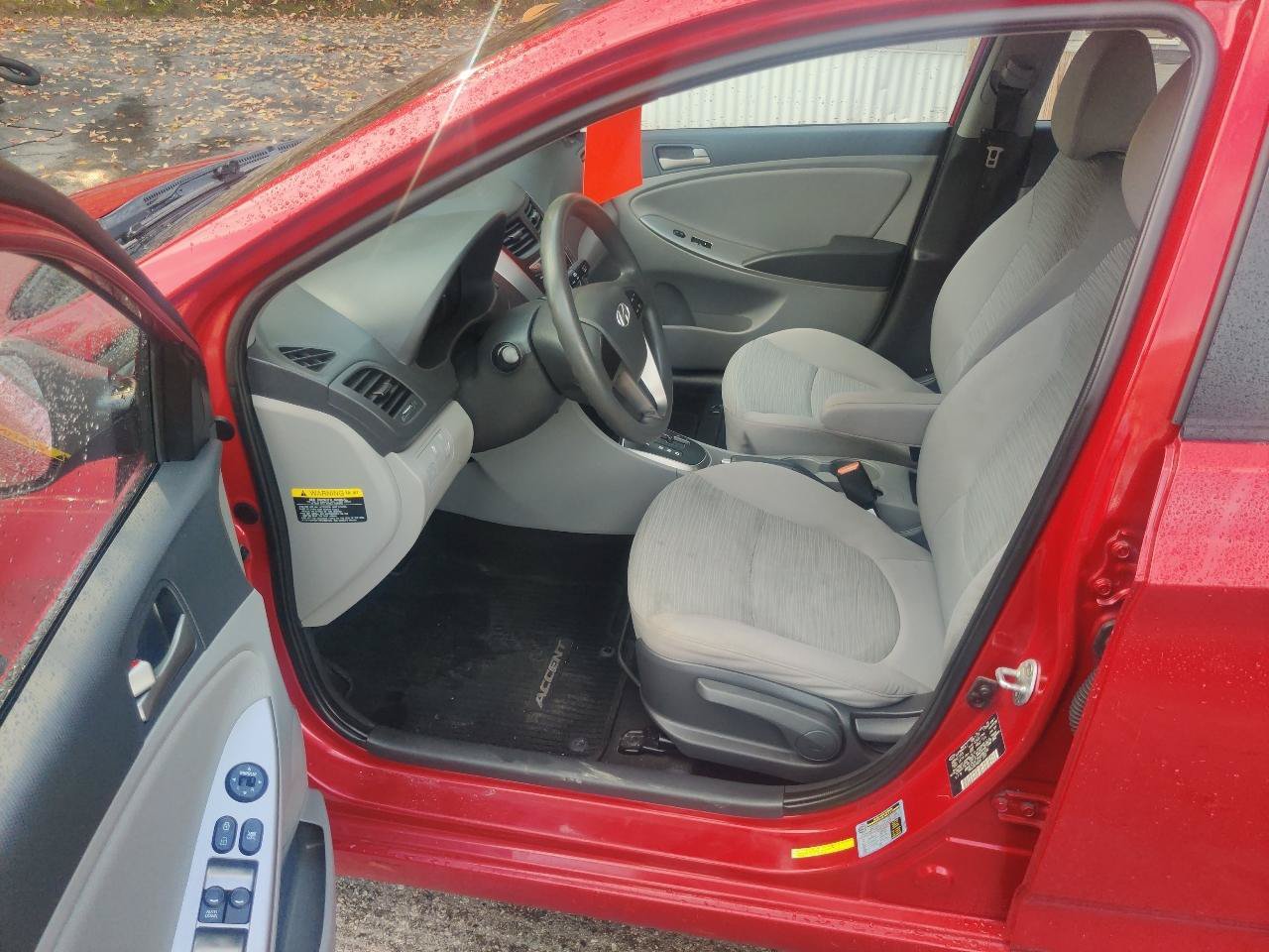 Used 2015 Hyundai Accent GS FWD image 12