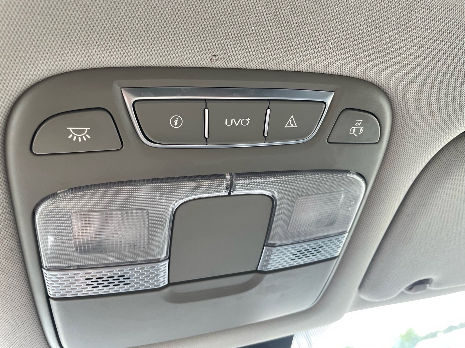 Used 2020 Kia Telluride LX FWD image 19