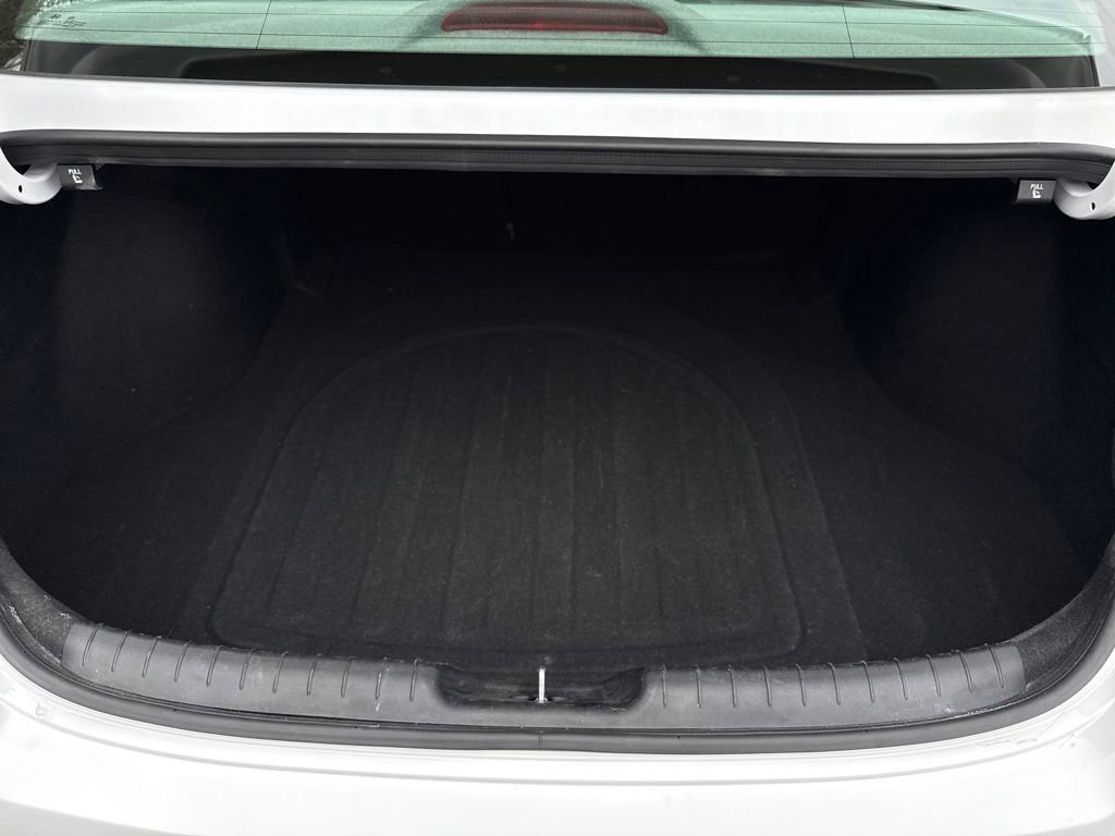 Used 2025 Hyundai Elantra SEL image 28