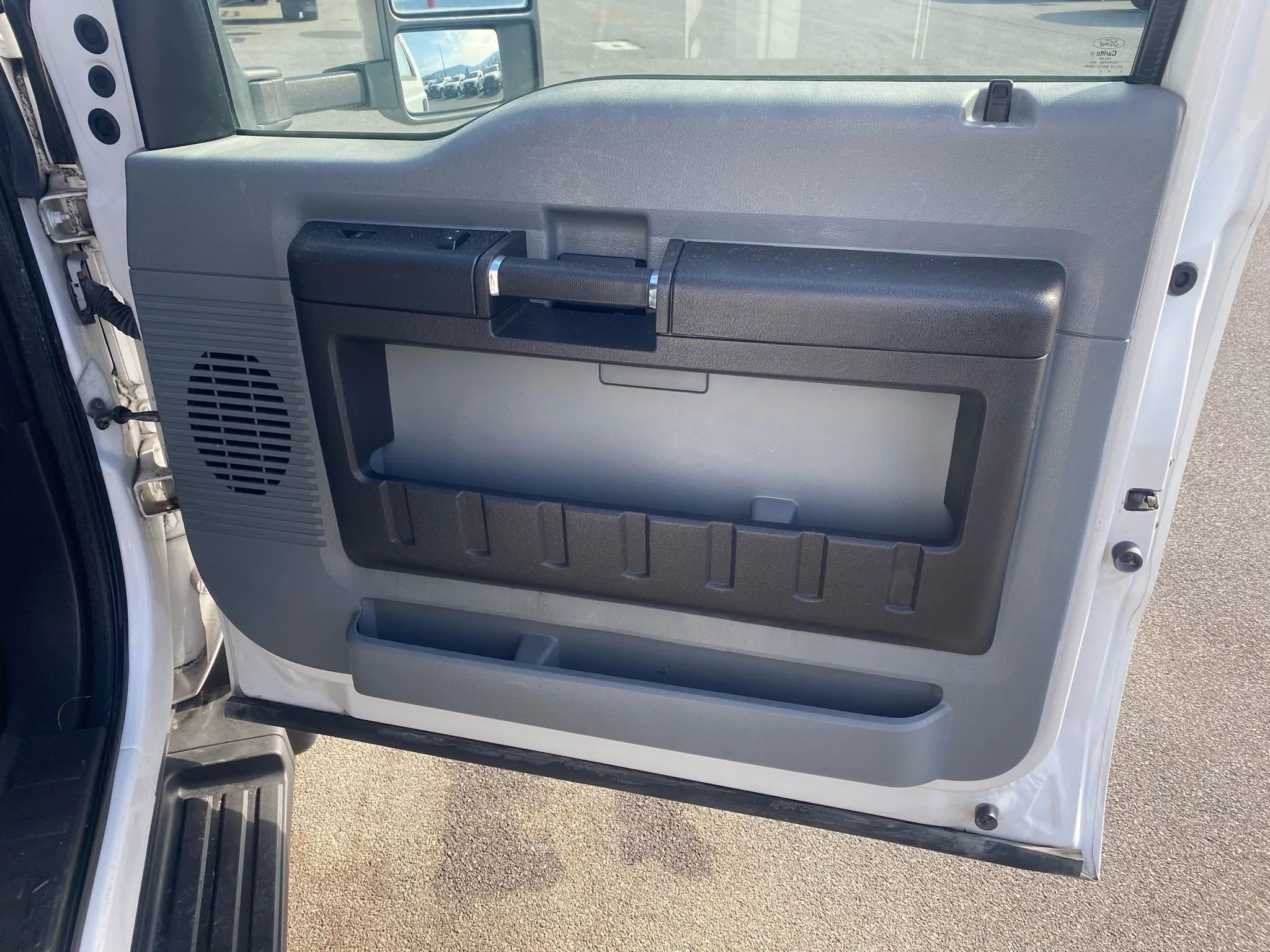 Used 2015 Ford F550 4x4 Regular Cab Super Duty image 22