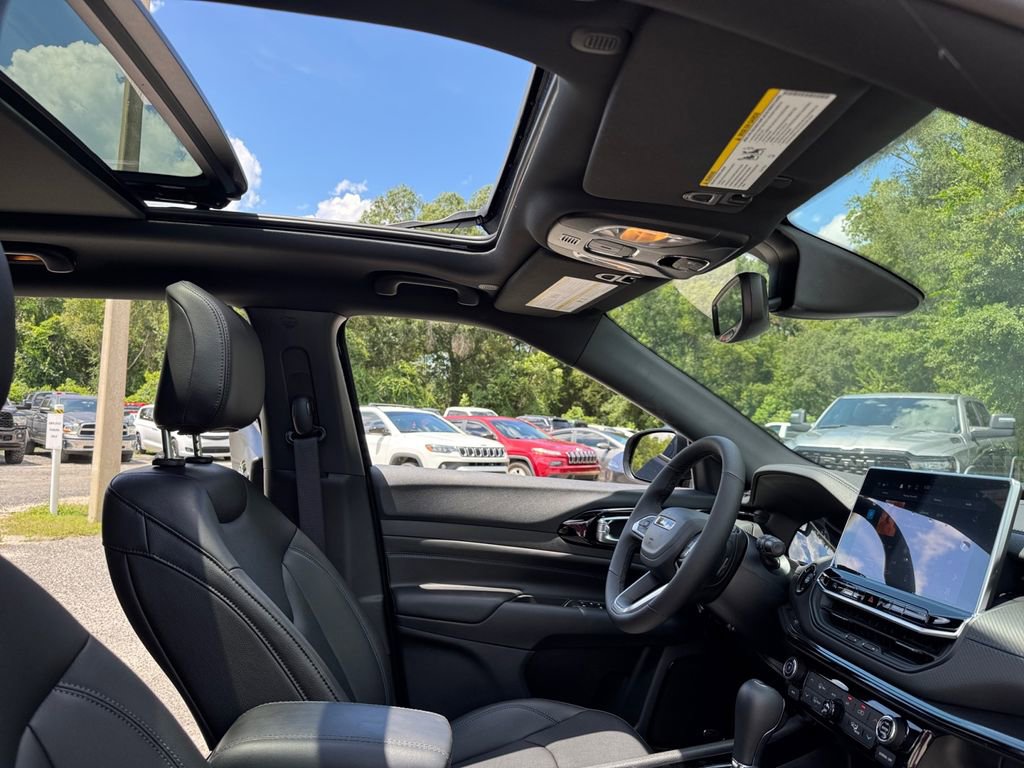 New 2025 Jeep Compass Limited w/ Sun & Sound Group image 16
